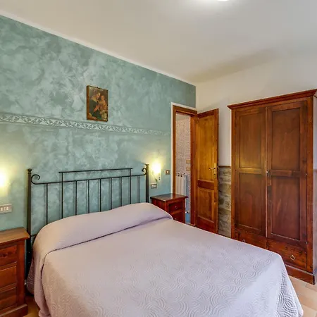 In With Pool Holiday home Assisi