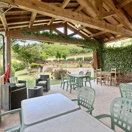 In With Pool * Assisi