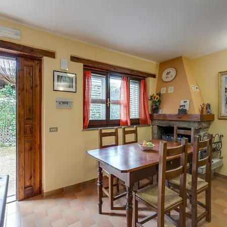 In With Pool * Assisi